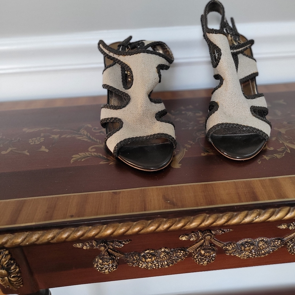 Tahari Lexi heels - Picture 5 of 6